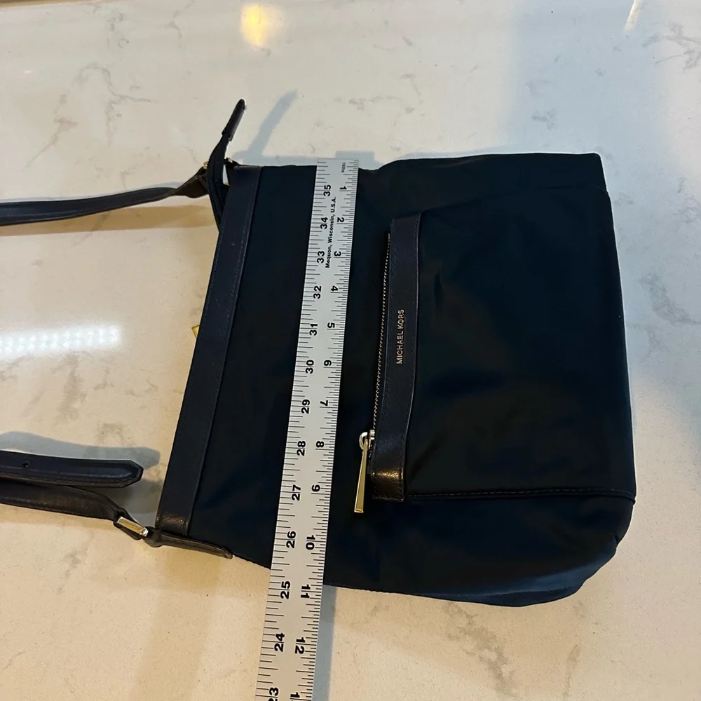 Michael Kors Morgan Messenger‎ Bag Nylon and Leather Trim Blue Crossbody Purse